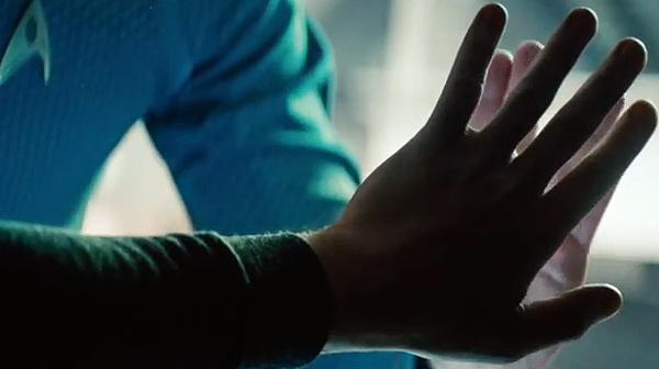 Into Darkness: Star Trek –&nbsp;recensione